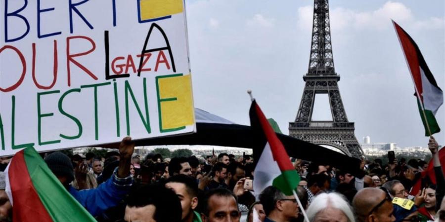 تظاهرات
      في
      باريس
      احتجاجا
      على
      انتهاكات
      الدعم
      السريع
      في
      السودان