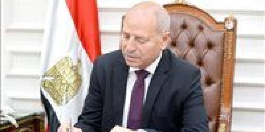 محافظ
      القاهرة
      يعتمد
      حركة
      تنقلات
      بين
      سكرتيري
      الأحياء
      لتجديد
      الدماء
      ورفع
      كفاءة
      الأداء
      الخدمي