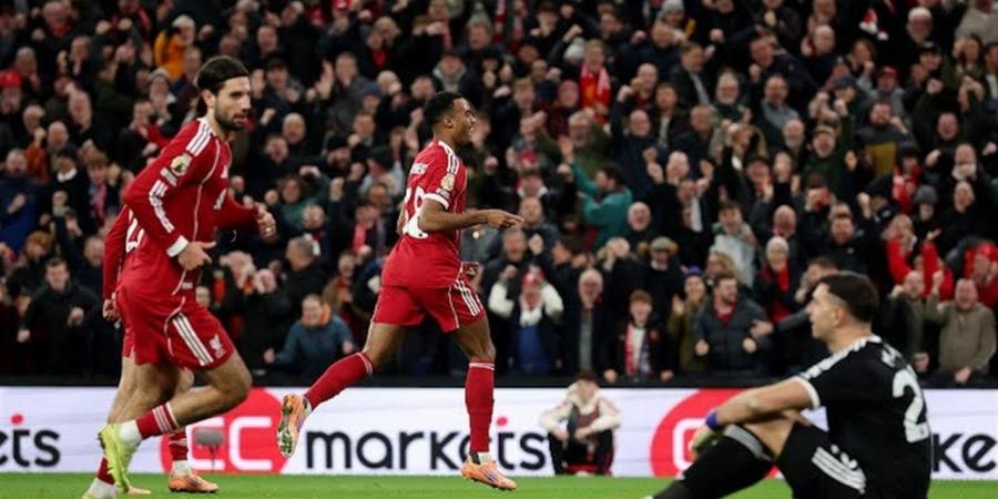 صلاح
      يسجل
      وليفربول
      يستعيد
      انتصاراته
      بثنائية
      فى
      مرمى
      أستون
      فيلا