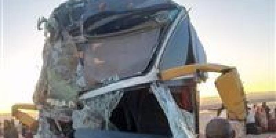 مصرع
      وإصابة
      15
      شخصا
      في
      حادث
      بطريق
      الجلالة
      –
      الزعفرانة
      بالسويس