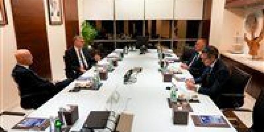 وزير
      البترول
      يؤكد
      جاهزية
      المنشآت
      المصرية
      لاستقبال
      الغاز
      من
      حقل
      كرونوس