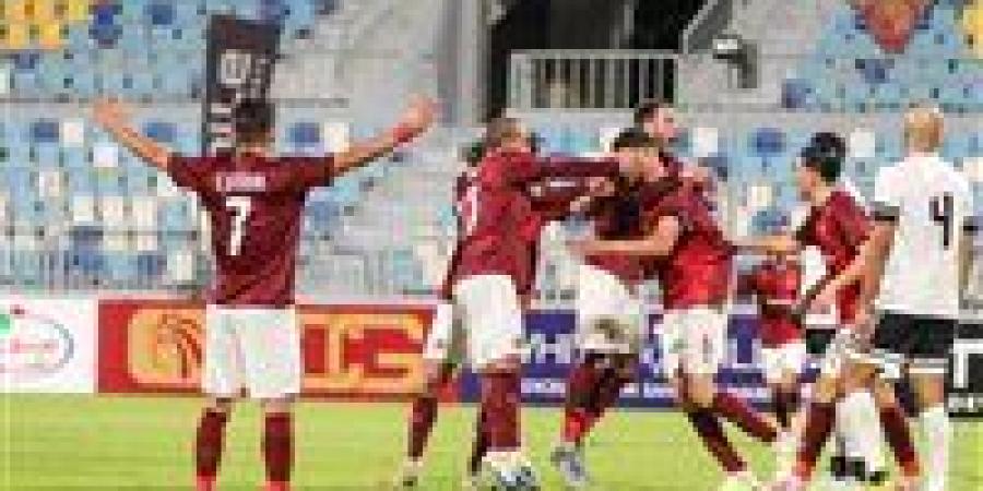 سيراميكا
      كيلوباترا
      يحافظ
      علي
      قمة
      الدوري
      بفوز
      مثير
      علي
      بتروجيت