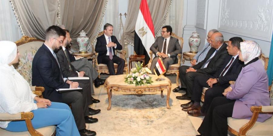 افتتاح
      المتحف
      المصري
      الكبير|
      وزير
      الثقافة
      الصربي:
      «يحدث
      مرة
      واحدة
      في
      العمر»