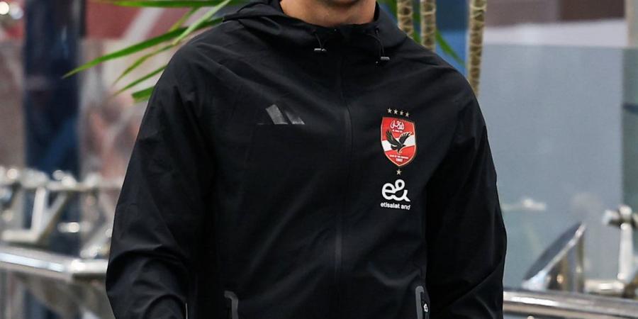 إمام
      عاشور
      يزين
      بعثة
      الأهلي
      استعدادًا
      لمواجهة
      سيراميكا
      في
      السوبر
      المصري
      (صور)