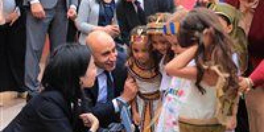 الأميرة
      اليابانية
      أكيكو
      تزور
      المدرسة
      المصرية
      اليابانية
      بمدينة
      نصر..
      وتشارك
      الأطفال
      أنشطة
      "التوكاتسو"