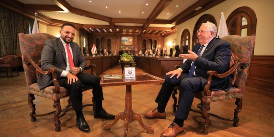 السيد
      القصير
      لـ
      تحيا
      مصر:
      المعارضة
      يجب
      أن
      ترتبط
      بتقديم
      حلول
      وليس
      مجرد
      شعارات..
      والجبهة
      الوطنية
      يتسع
      للجميع