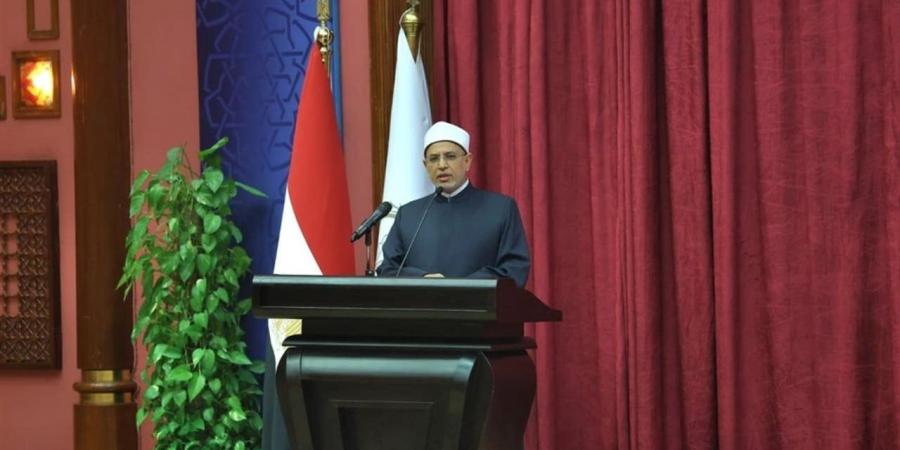 جامعة
      الأزهر
      للطلاب
      الوافدين:
      من
      يضع
      قدميه
      على
      طريق
      العلم
      اختار
      بابًا
      شريفًا