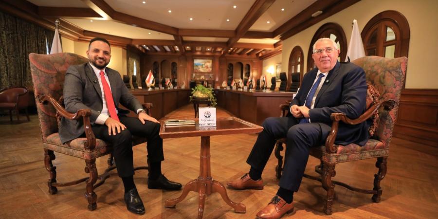 الوزير
      السيد
      القصير
      لـ
      تحيا
      مصر:
      النائب
      أحمد
      عبد
      الجواد
      شخصية
      محترمة
      وقيادة
      مثقفة
      وأهنئه
      على
      نجاحه
      في
      إدارة
      الحزب