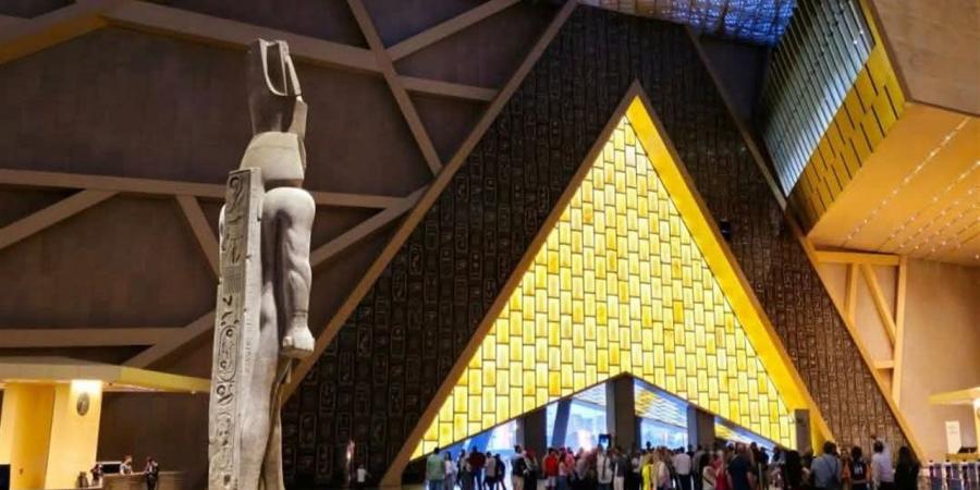 قارات
      العالم
      كلها
      تعزف
      لحنًا
      واحدًا
      في
      وقت
      واحد
      وهو
      لحن
      السلام