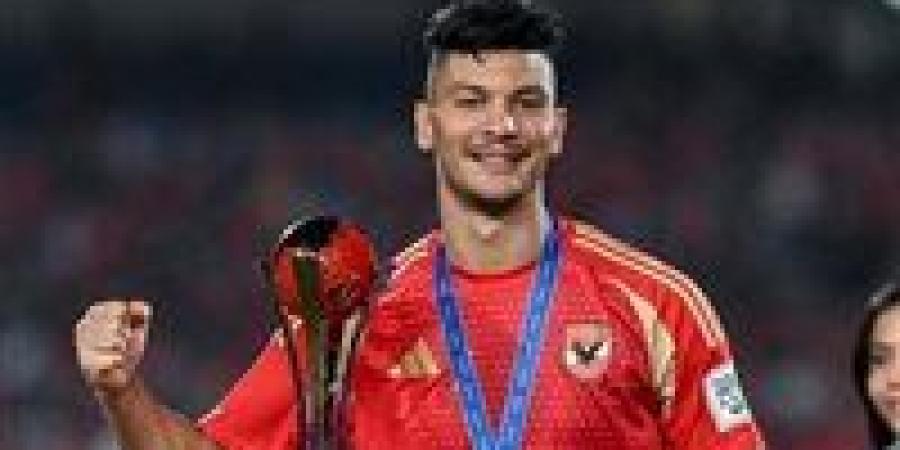 "غريب جداً".. أحمد شوبير يعلق على غياب المغربي أشرف داري لاعب الأهلي عن الملاعب