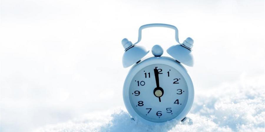 موعد بدء التوقيت الشتوي في مصر 2025 رسميًا والتفاصيل الكاملة