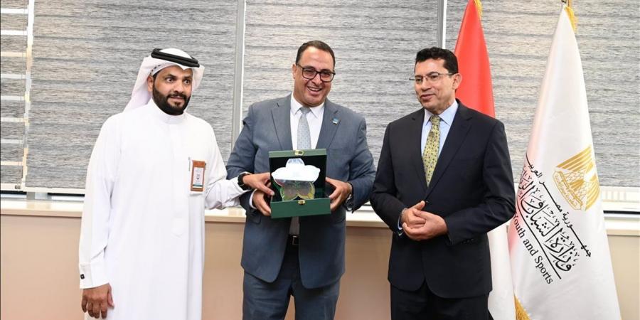 وزير الشباب والرياضة يلتقي وفد سعودي في مجال العمل التطوعي