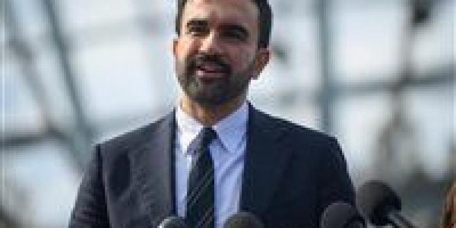 بعد تهديده بخفض التمويل.. ترامب يلمّح إلى انفتاحه على مساعدة زهران ممداني