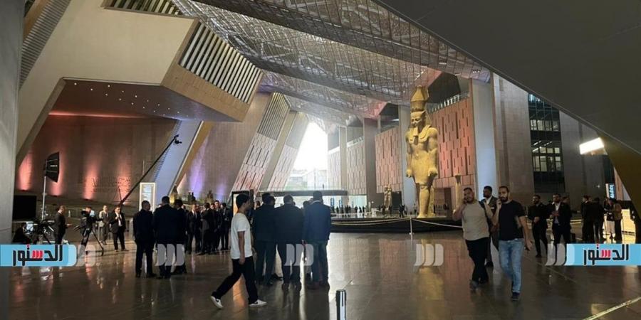 صرح فرعوني يعيد مجد الحضارة.. صحيفة كويتية تحتفي بافتتاح مصر للمتحف الكبير