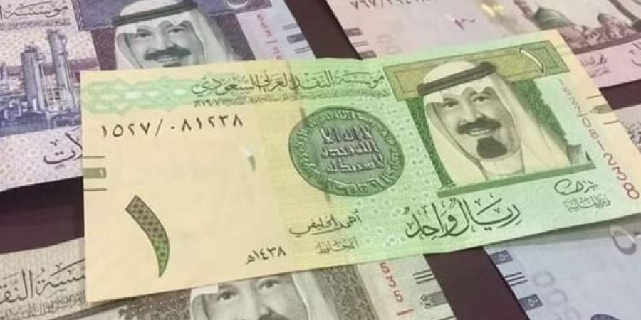 الريال السعودي يتصدر التريند بعد الارتفاع المفاجئ وظهور نتيجة قرعة الحج 2025