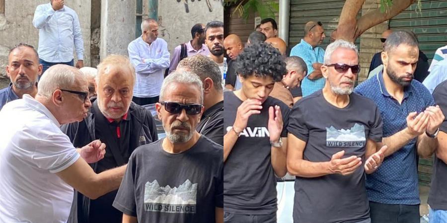 بالدموع.. صبري فواز وأشرف زكي يودعان المؤلف أحمد عبد الله في الجنازة
