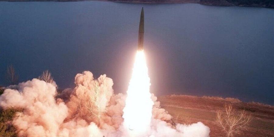 واشنطن تختبر صاروخًا باليستيًا.. وروسيا ترد بتحديث نووي شامل