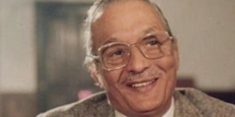 ضربني بالقلم وشتمني.. رحلة عبد المنعم مدبولي من صبي حلاق إلى نجم الكوميديا الأول