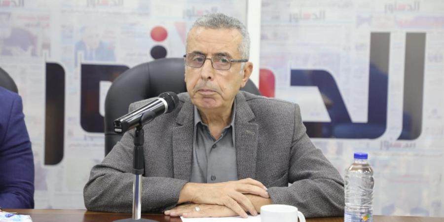 شعراء يناقشون قصيدة النثر بين الجماليات والجدل