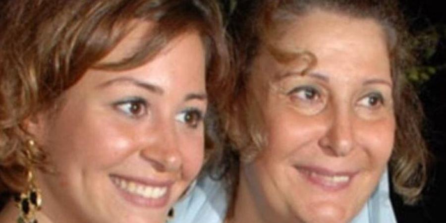 "بتخنق منها".. تصريح مفاجئ من منة شلبي عن والدتها زيزي مصطفى