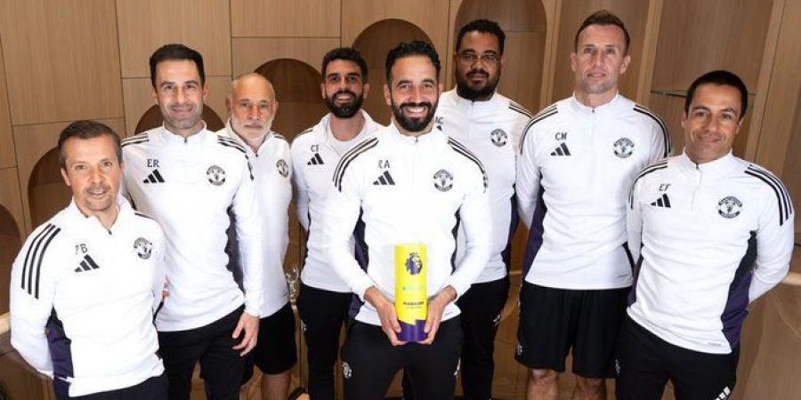 روبن أموريم مدرب مانشستر يونايتد يفوز بجائزة مدرب الشهر في الدوري الإنجليزي
