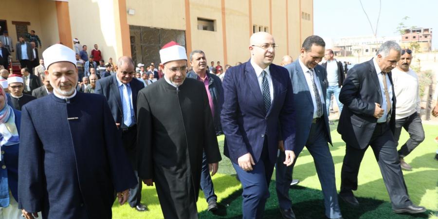 محافظ بني سويف كلية الدراسات الإسلامية : فخورون بهذا الصرح العلمي الذي يجسد رؤية الدولة في بناء الإنسان