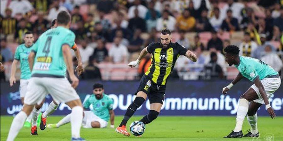 التشكيل الرسمي لمباراة الاتحاد والأهلي في دوري روشن السعودي