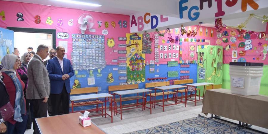 محافظ الإسكندرية يتفقد مقار اللجان الانتخابية استعدادًا لانتخابات مجلس النواب