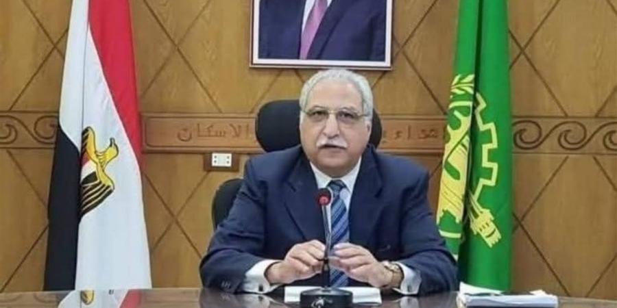 عاملة تتعدى على معلمة بأداة حادة داخل مدرسة في الخصوص