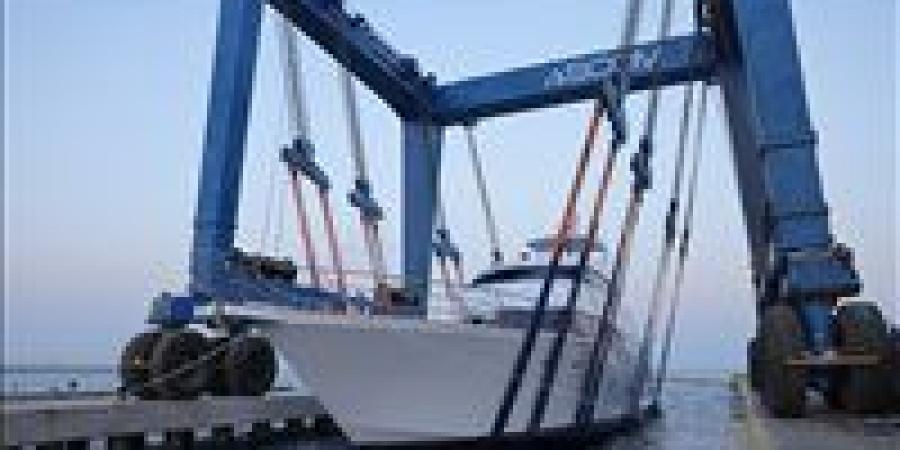 الفريق أسامة ربيع يشهد تدشين أول يخت سياحي من إنتاج شركة قناة السويس للقوارب الحديثة