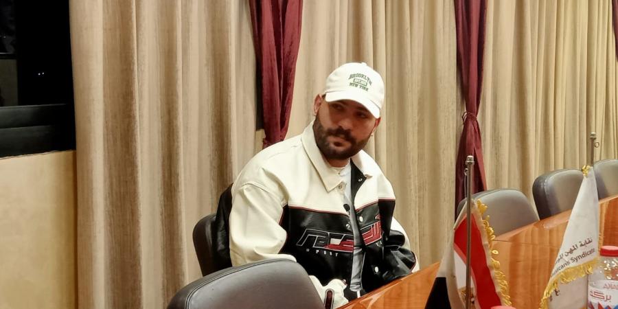 أثناء التحقيق معه.. مسلم ينفي اعتصامه أمام النقابة: كنت رايح أطلب من النقيب يرجعني