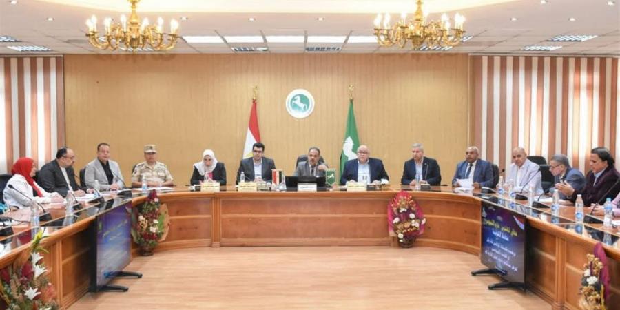 محافظ الشرقية يوجه بدعم الأسر الأولى بالرعاية ومتحدي الإعاقة