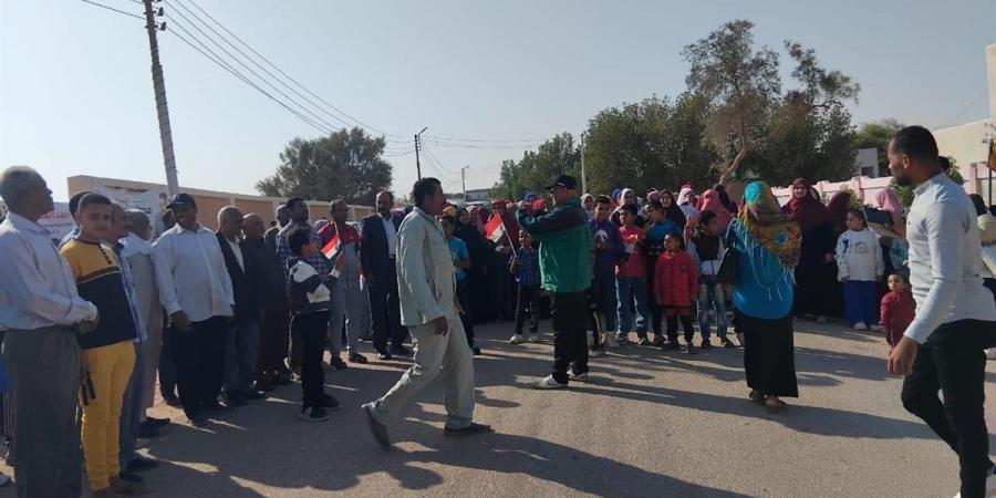 الناخبون في الوادي الجديد يقبلون على المشاركة بكثافة في التصويت بانتخابات النواب