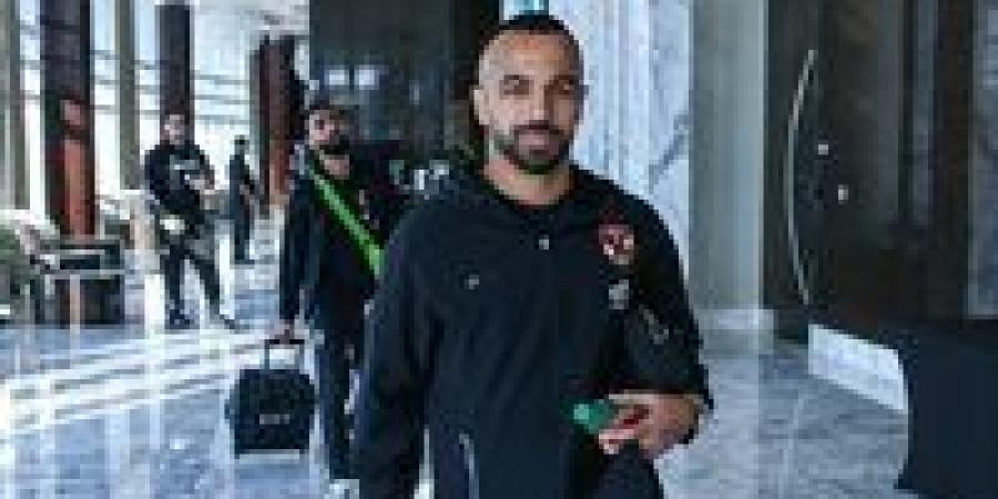 بعثة الأهلي تغادر مطار دبي للعودة إلى القاهرة بعد التتويج بالسوبر