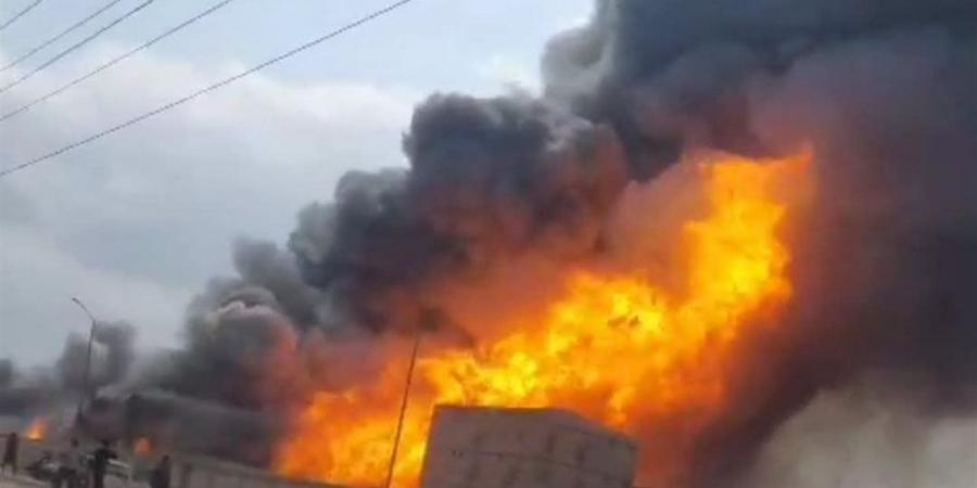 مصرع شخص وإصابة اثنين في حريق مروع بمصنع أحبار صباغة بالمنوفية