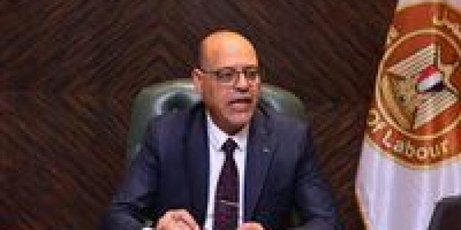 «عاجل».. انهيار سقف خرساني على عمال بالمحلة .. توجيهات عاجلة من وزير العمل