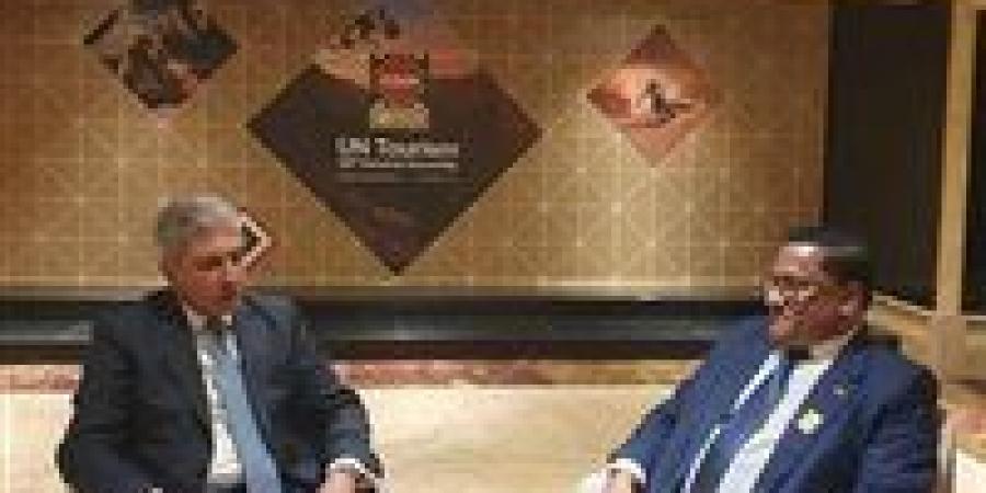 وزير السياحة والآثار يبحث تعزيز التعاون مع ألبانيا وسريلانكا