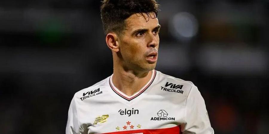 ساو باولو البرازيلي يعلن نقل أوسكار إلى المستشفى بعد فحوصات طبية مقلقة