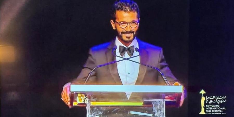 خالد النبوي.. فنان يروي الحكاية بصدق الإبداع ودفء الإنسان