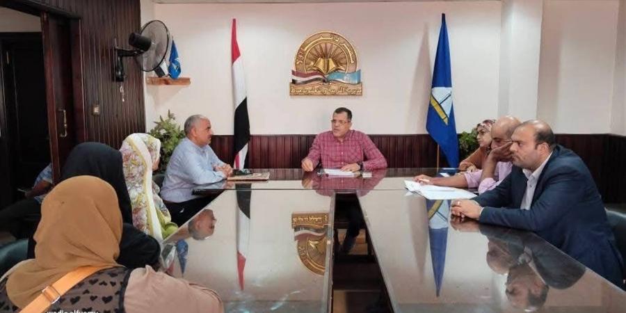 "تعليم دمياط" يعقد لقاءات لحل مشاكل المعلمين وأولياء الأمور