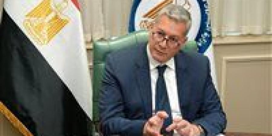 اجتماع حاسم بالبترول| 17 نوفمبر إعلان قرارات جديدة بعد دراسة ملف يضم أكثر من 5 بدلات للعاملين