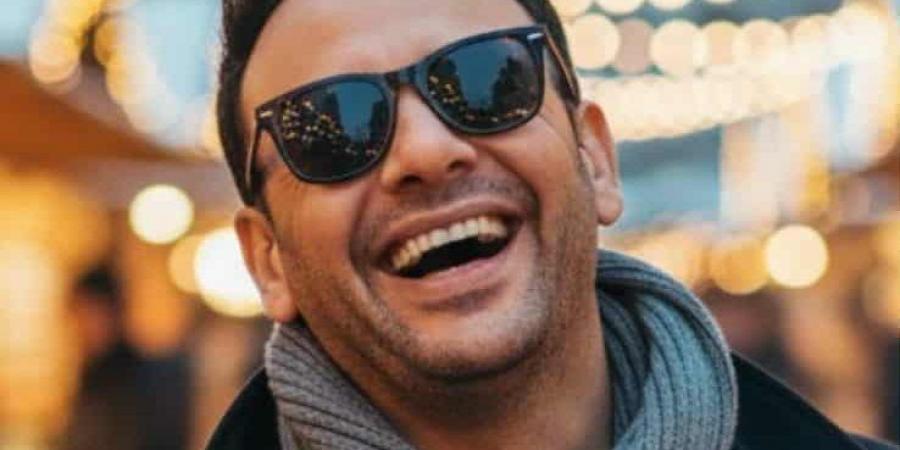 ادعوله أبو قلب دهب.. مصطفى قمر يطلب الدعاء لـ أحمد سعد بعد الحادث