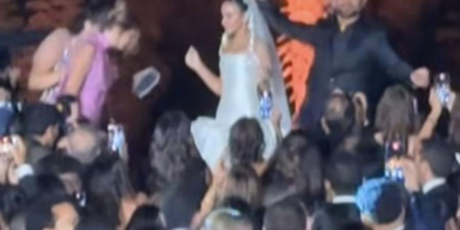 كان بيغني «رايق» في حفل زفاف.. أخر ظهور لـ أحمد سعد قبل تعرضه لحادث سير صعب