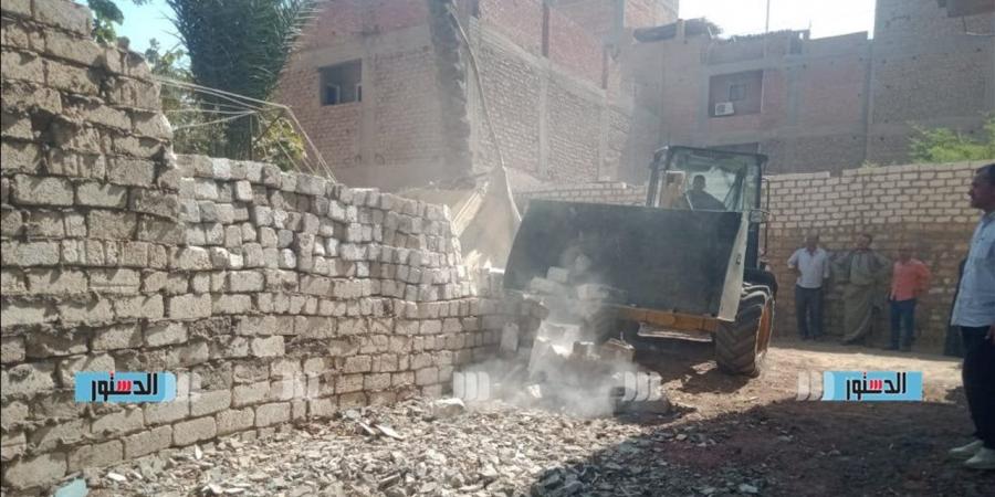 حملات على مخالفات البناء والظواهر العشوائية بخمس مدن