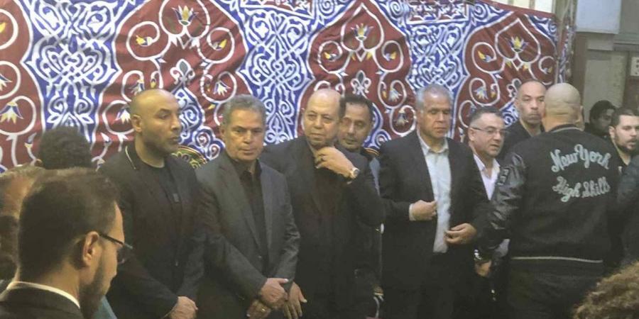 توروب والجهاز الفني للأهلي يقدمون العزاء في نجم الزمالك محمد صبري