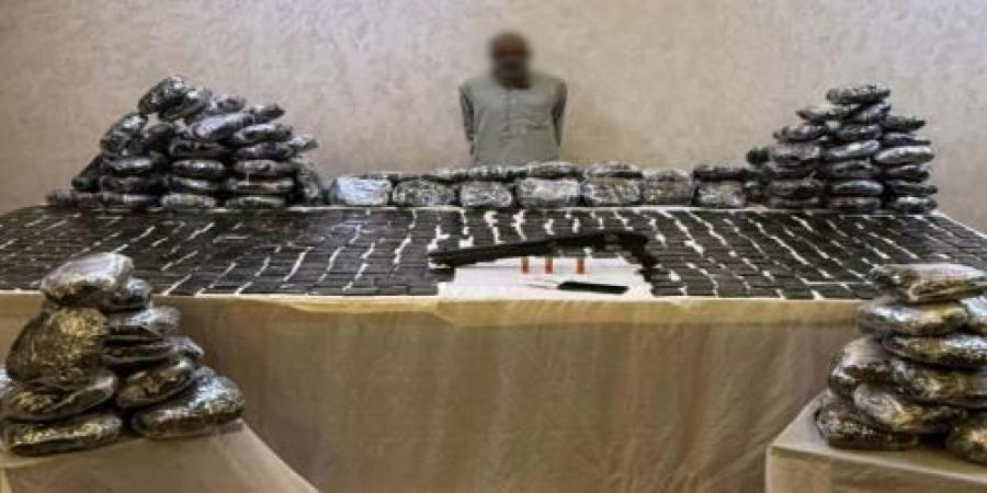 بضاعة بـ69 مليون جنيه.. مصرع 3 تجار مخدرات فى مواجهة مع الشرطة بالصعيد