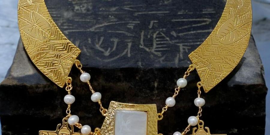 مصممة الحُلي هاجر نبيل: "نَفَر" مجموعة تحتفل ببهاء الحضارة المصرية القديمة