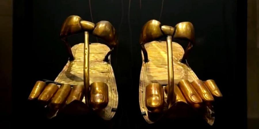 صندل وأصابع الملك الذهبي.. المتحف الكبير يكشف عن تحفة جديدة من كنوز توت عنخ آمون