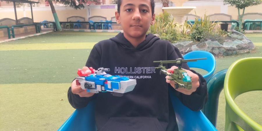 إياد طفل عبقري من الشرقية يحول الليجو إلى طائرات ودبابات حربية ويحلم بتحويلها إلى اختراعات حقيقية