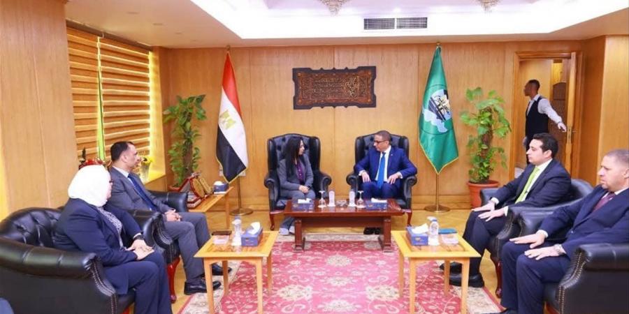 محافظ الفيوم يستقبل وزيرة التضامن الاجتماعي ويناقشان سبل التعاون المشترك